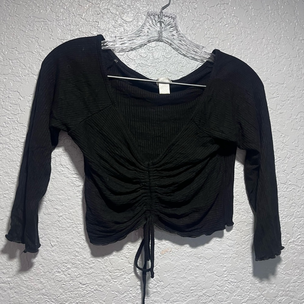 Black long sleeve crop top